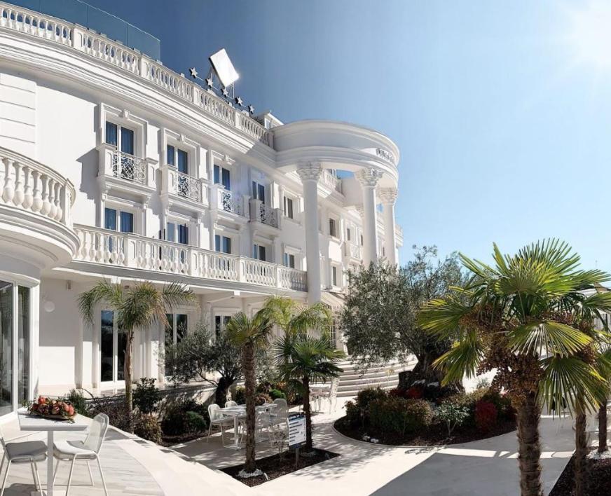 Hotel Villa Pascucci Durrës 外观 照片